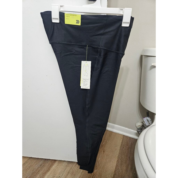Women's All in Motion Black Effortless Support Leggings Size L - Picture 1 of 1